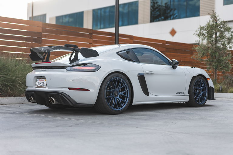 Porsche 718 Cayman GT4 RS