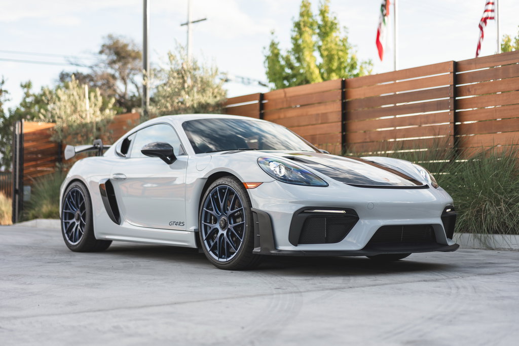 Porsche 718 Cayman GT4 RS