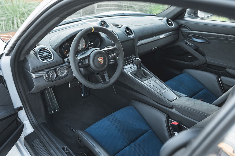 Porsche 718 Cayman GT4 RS