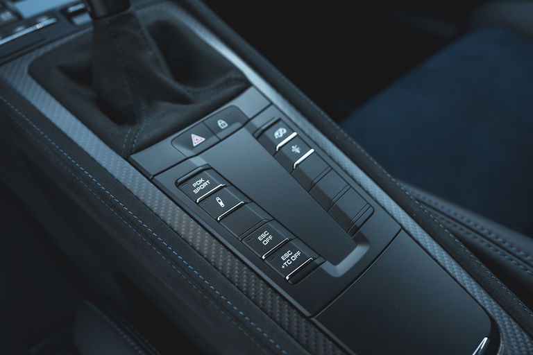 Porsche 718 Cayman GT4 RS