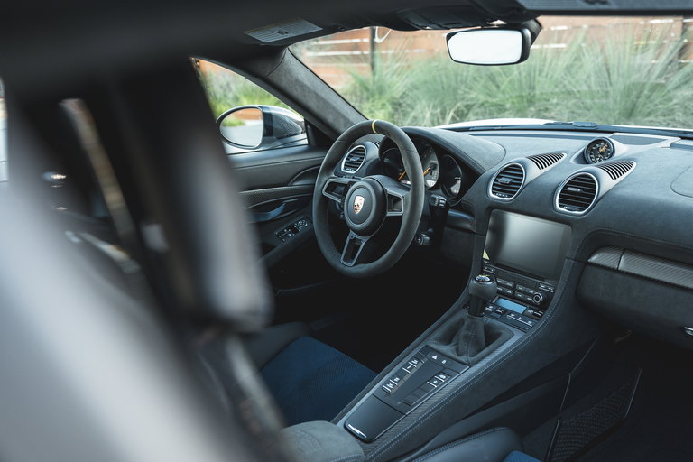 Porsche 718 Cayman GT4 RS