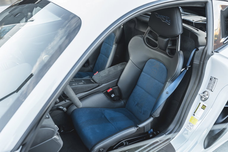 Porsche 718 Cayman GT4 RS