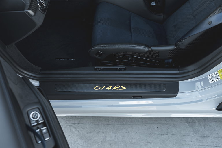 Porsche 718 Cayman GT4 RS