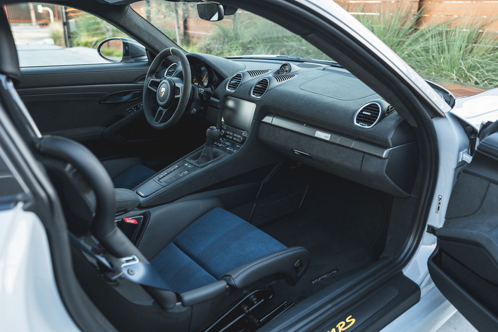 Porsche 718 Cayman GT4 RS