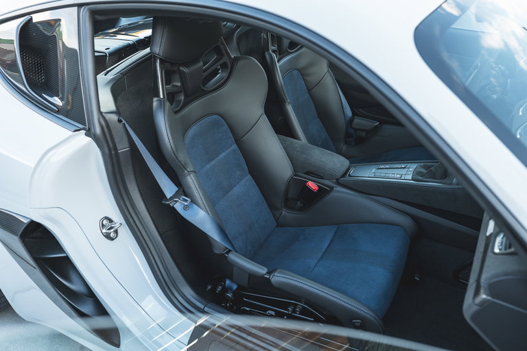 Porsche 718 Cayman GT4 RS