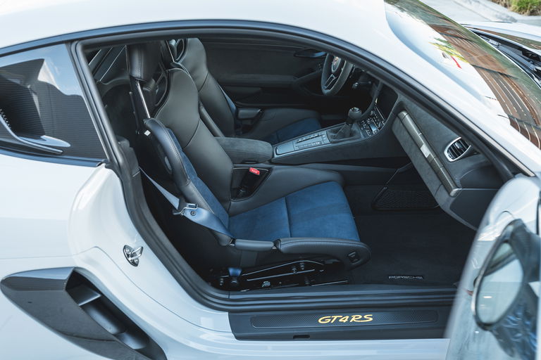 Porsche 718 Cayman GT4 RS