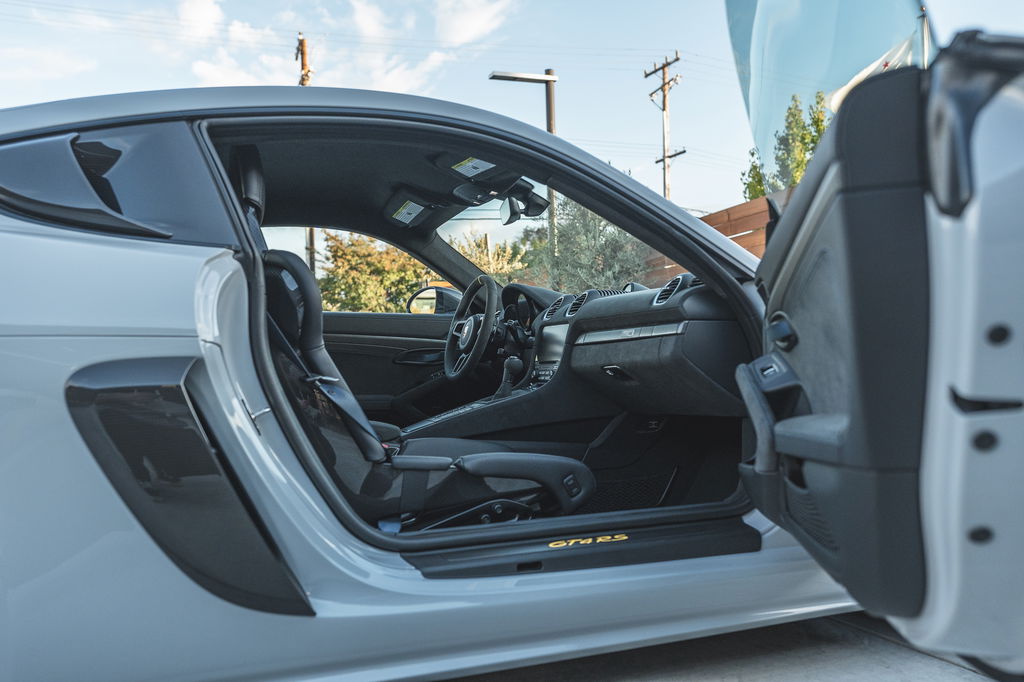 Porsche 718 Cayman GT4 RS