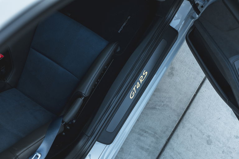 Porsche 718 Cayman GT4 RS