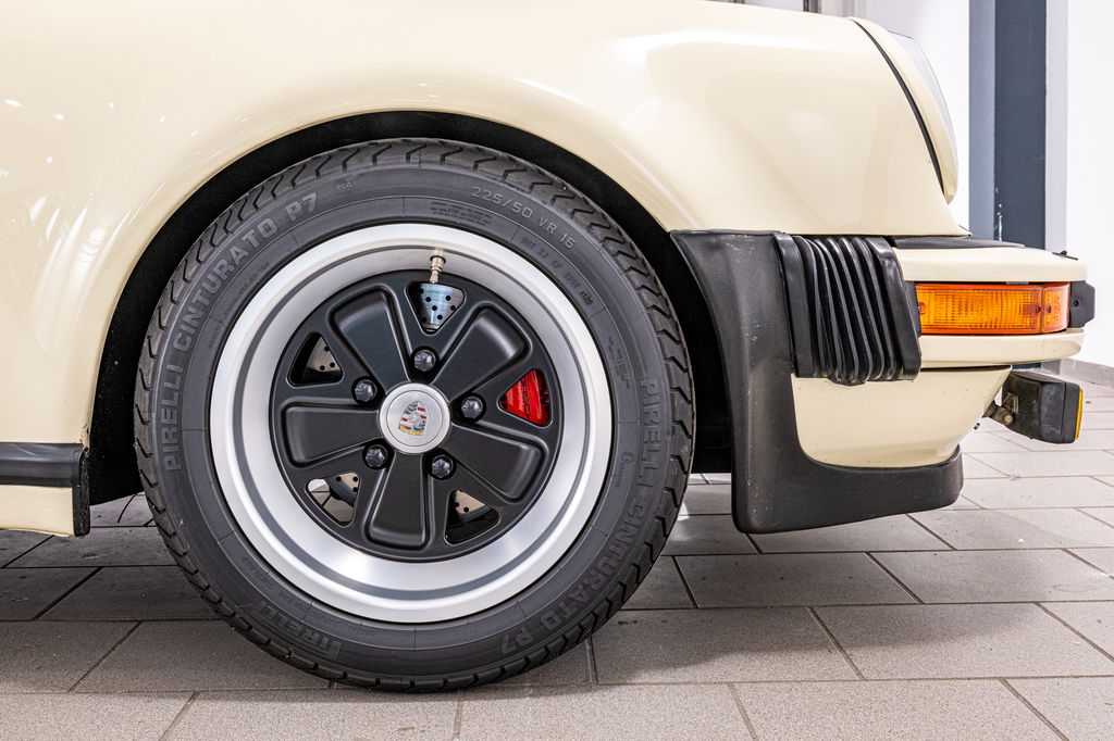 Porsche 911 Turbo 3.3