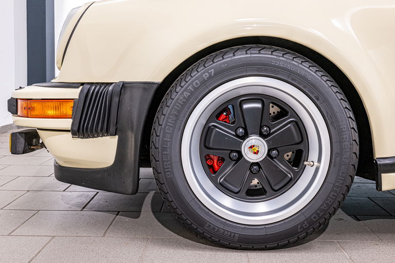 Porsche 911 Turbo 3.3