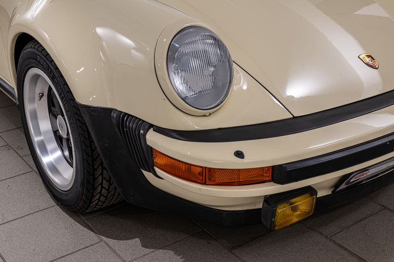 Porsche 911 Turbo 3.3