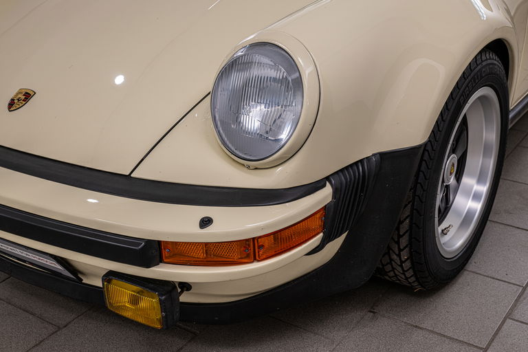 Porsche 911 Turbo 3.3