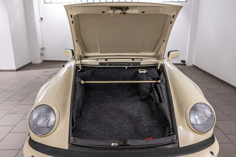 Porsche 911 Turbo 3.3