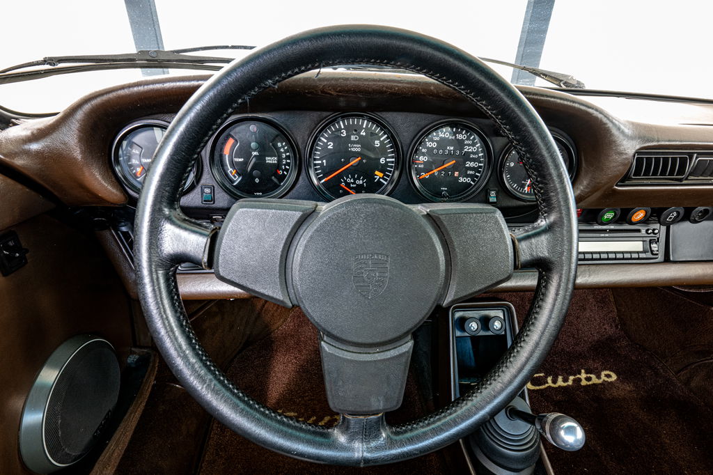 Porsche 911 Turbo 3.3