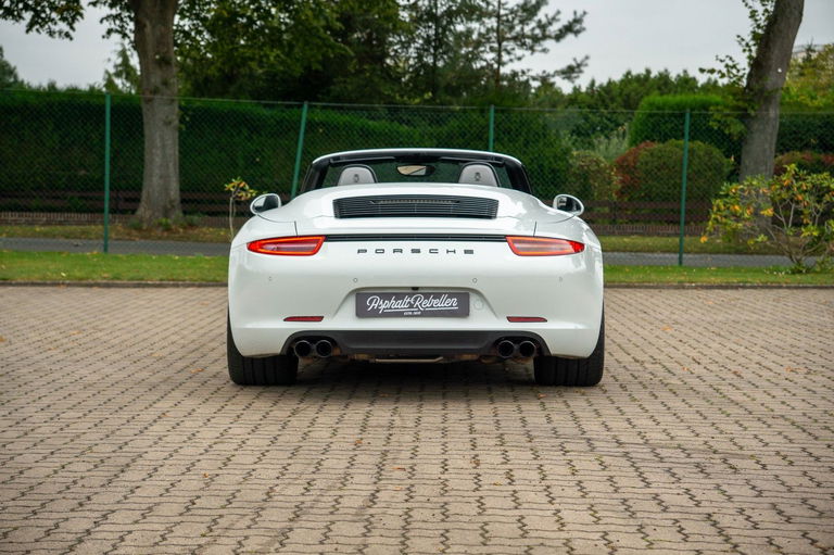 Porsche 991 Carrera GTS