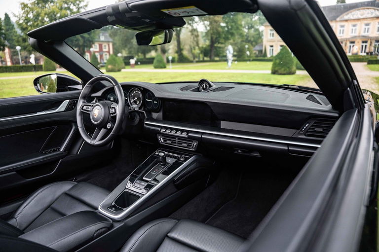 Porsche 992 Carrera 4S