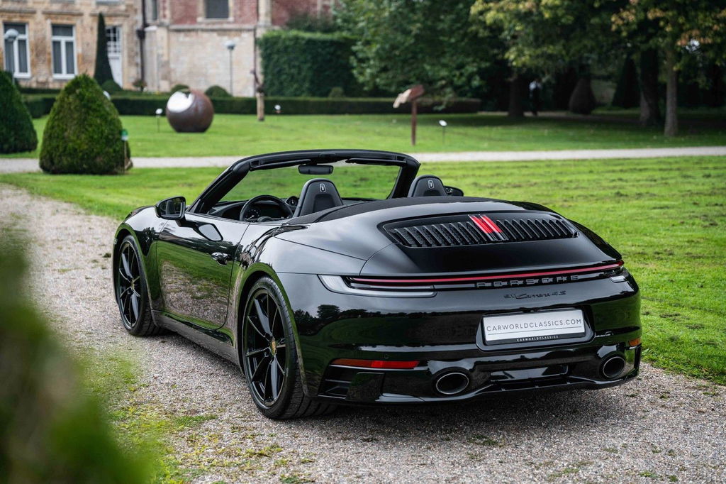 Porsche 992 Carrera 4S