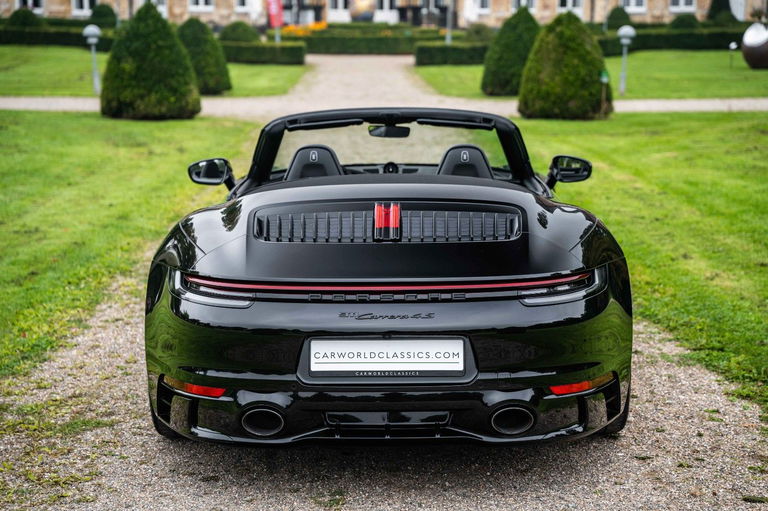 Porsche 992 Carrera 4S