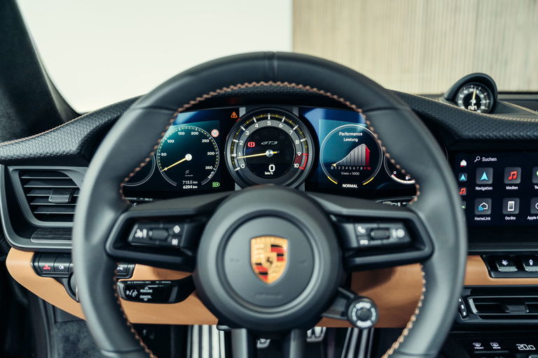 Porsche 992 GT3 Touring