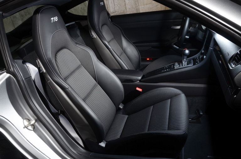 Porsche 718 Cayman T