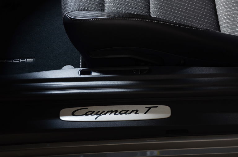 Porsche 718 Cayman T
