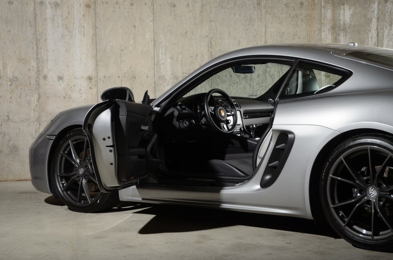 Porsche 718 Cayman T