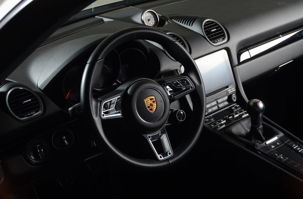 Porsche 718 Cayman T