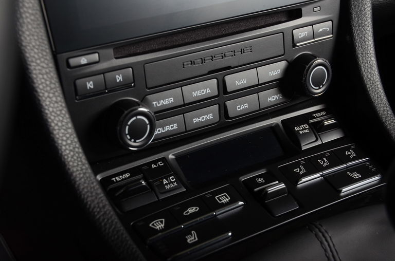 Porsche 718 Cayman T