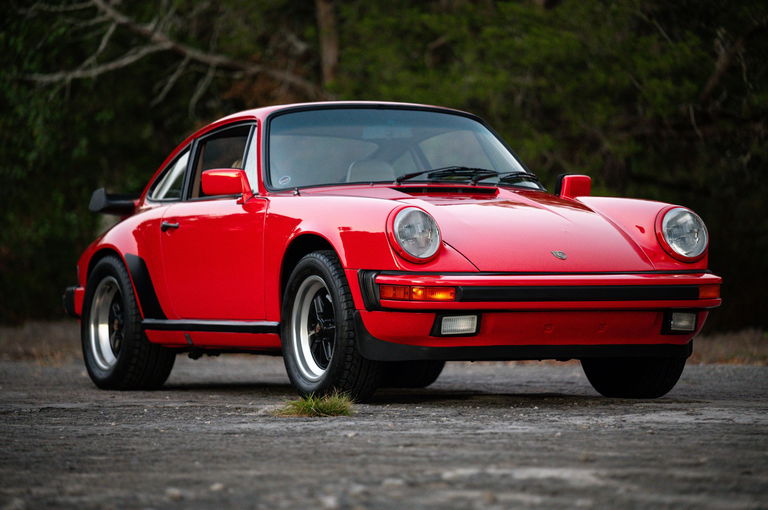 Porsche 911 Carrera 3.2 (US)