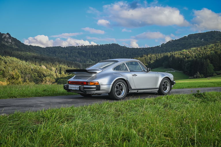 Porsche 911 Turbo 3.0 (US)