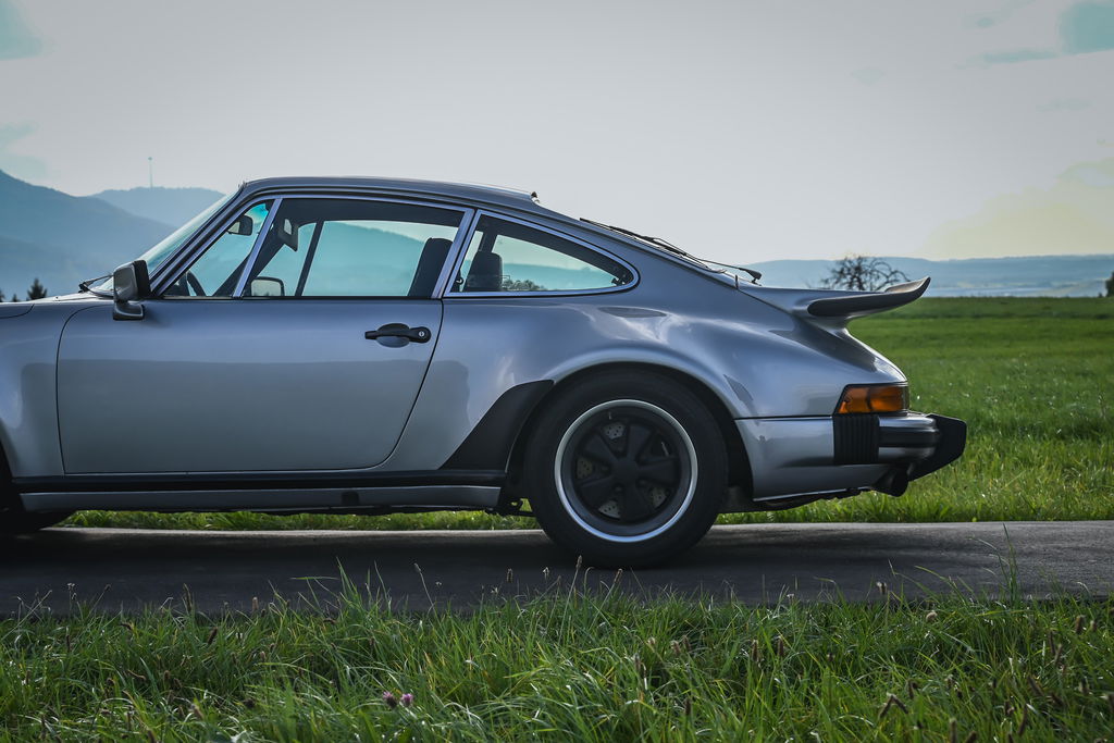 Porsche 911 Turbo 3.0 (US)