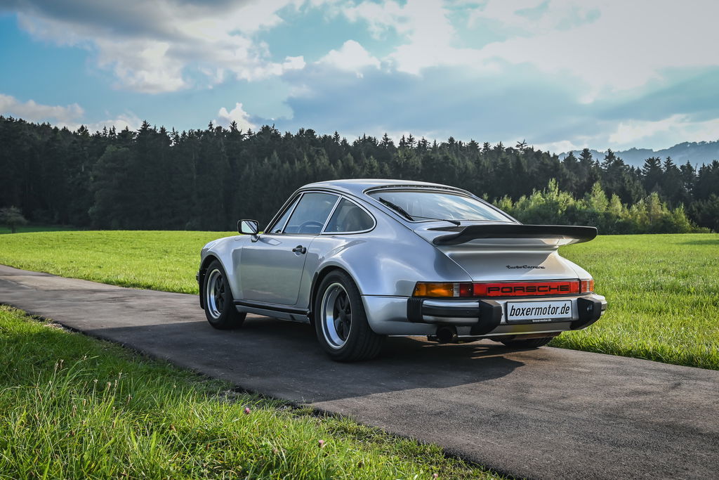 Porsche 911 Turbo 3.0 (US)