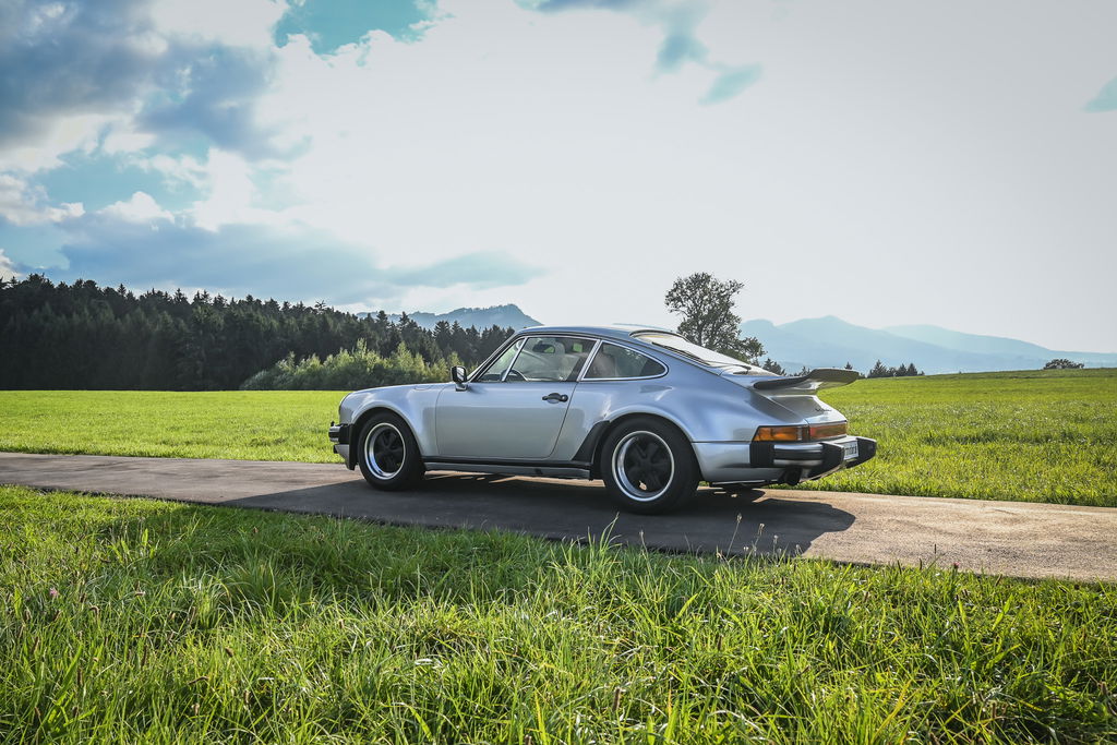 Porsche 911 Turbo 3.0 (US)