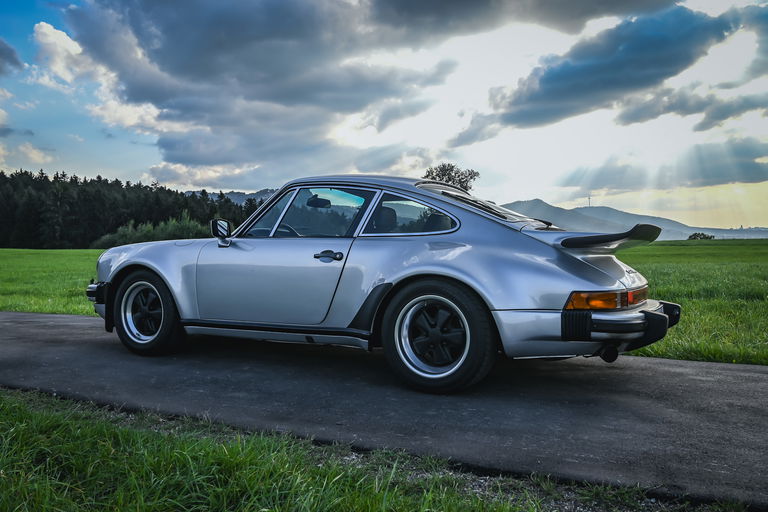 Porsche 911 Turbo 3.0 (US)