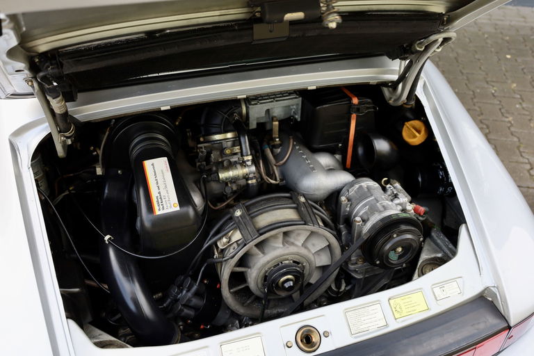 Porsche 911 Carrera 3.2