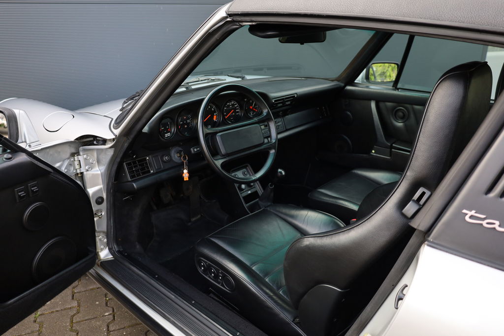 Porsche 911 Carrera 3.2