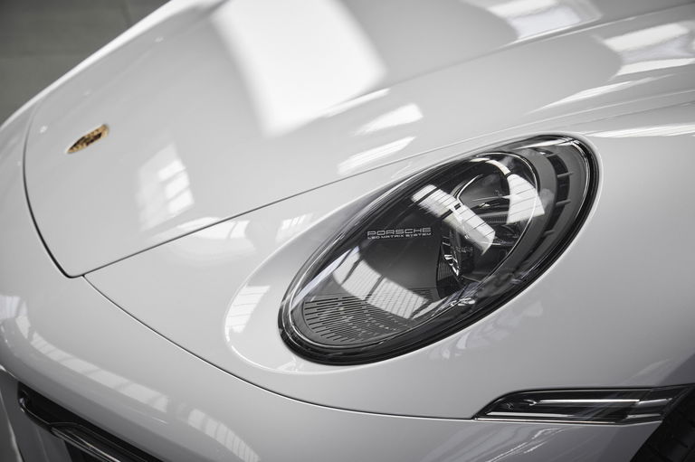 Porsche 992 Carrera 4 GTS