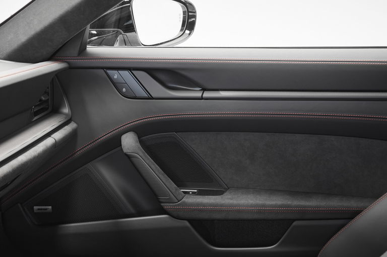 Porsche 992 Carrera 4 GTS