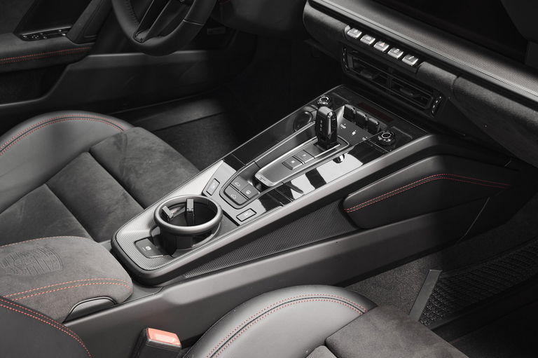 Porsche 992 Carrera 4 GTS