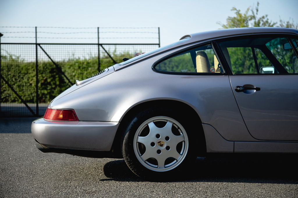 Porsche 964 Carrera 4