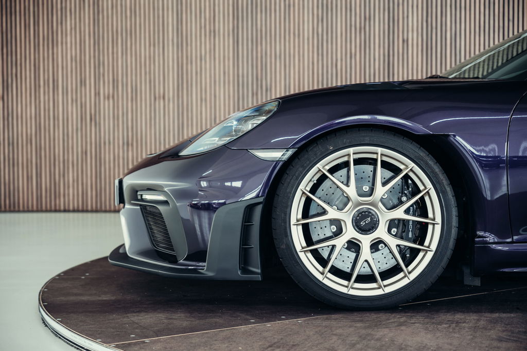 Porsche 718 Cayman GT4 RS