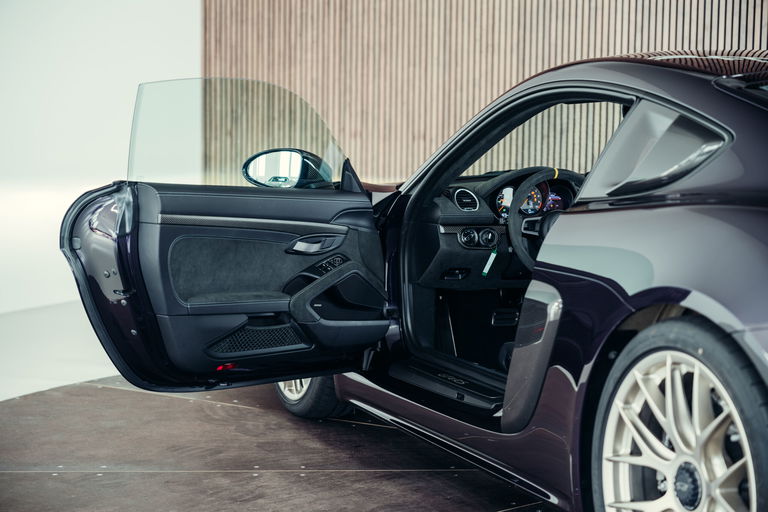 Porsche 718 Cayman GT4 RS