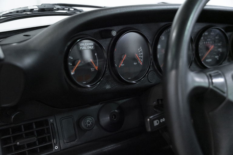 Porsche 964 Carrera 2 Speedster