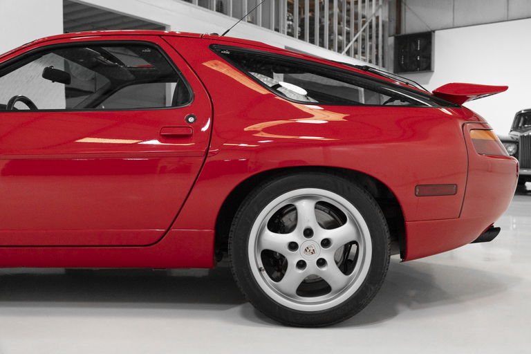 Porsche 928 GTS