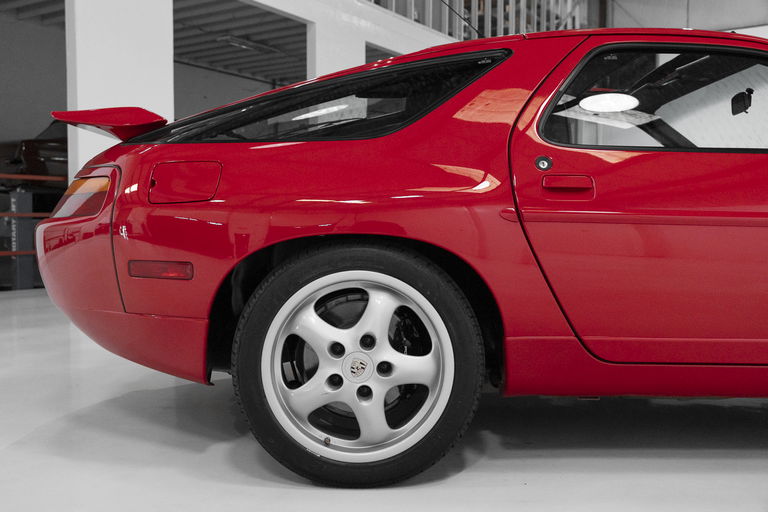 Porsche 928 GTS