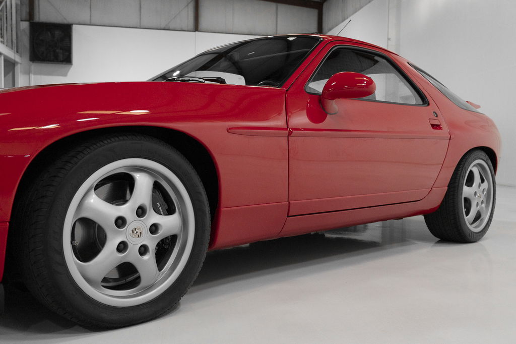 Porsche 928 GTS