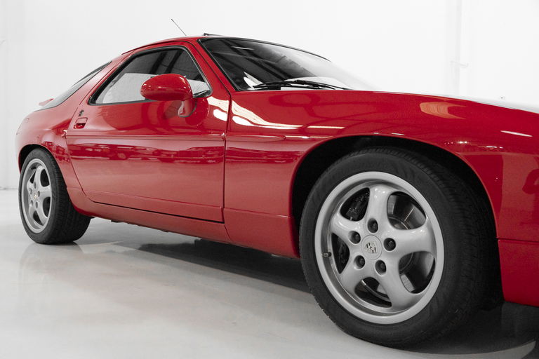 Porsche 928 GTS
