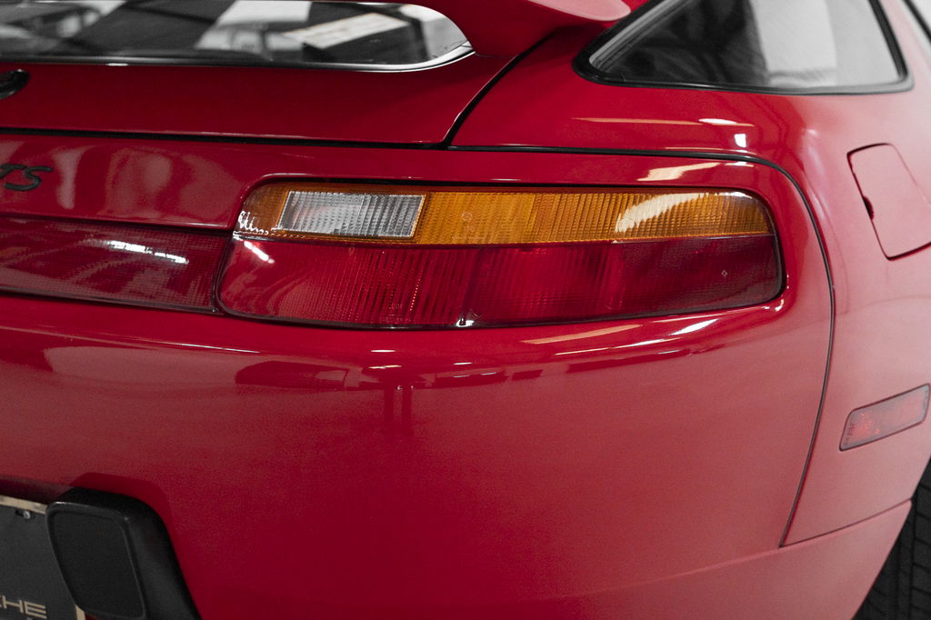 Porsche 928 GTS