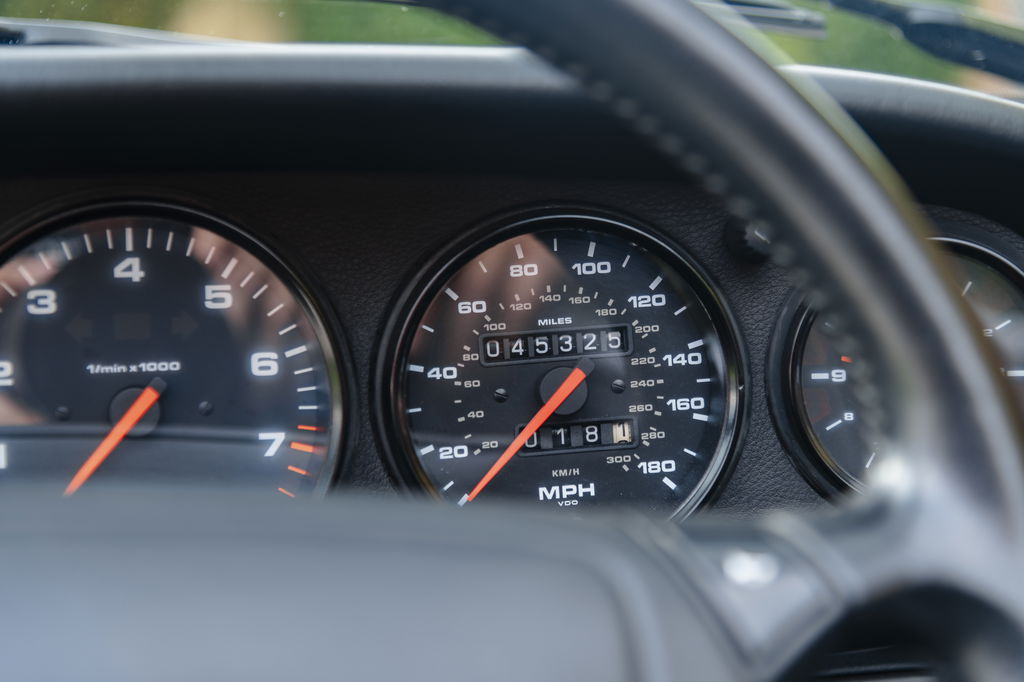 Porsche 964 Carrera 2 Speedster