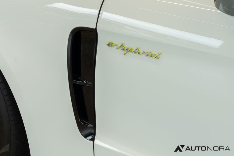 Porsche Panamera 4 E-Hybrid